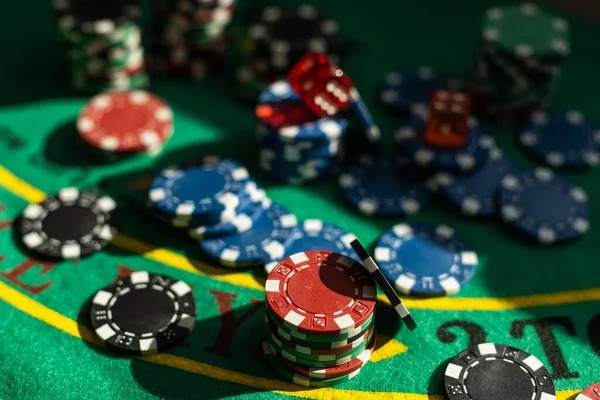 divalotre slot mobile app interface showing sportsbook and live dealer menus